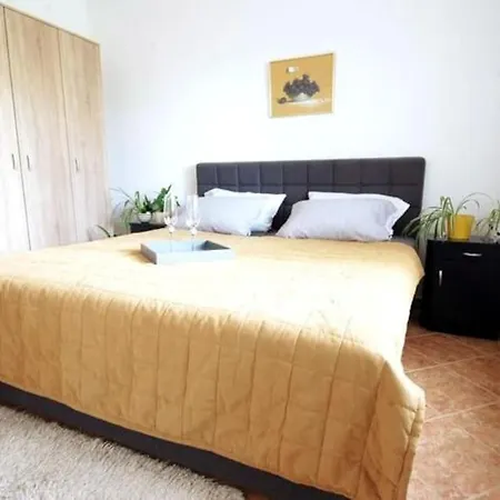 Apartmant With Pool شقة