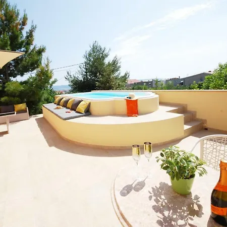 Apartmant With Pool شقة *